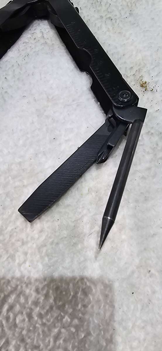 MULTIFUNCTIONAL PLIER SCREWDRIVER KIT(CAROLINA ,USA)