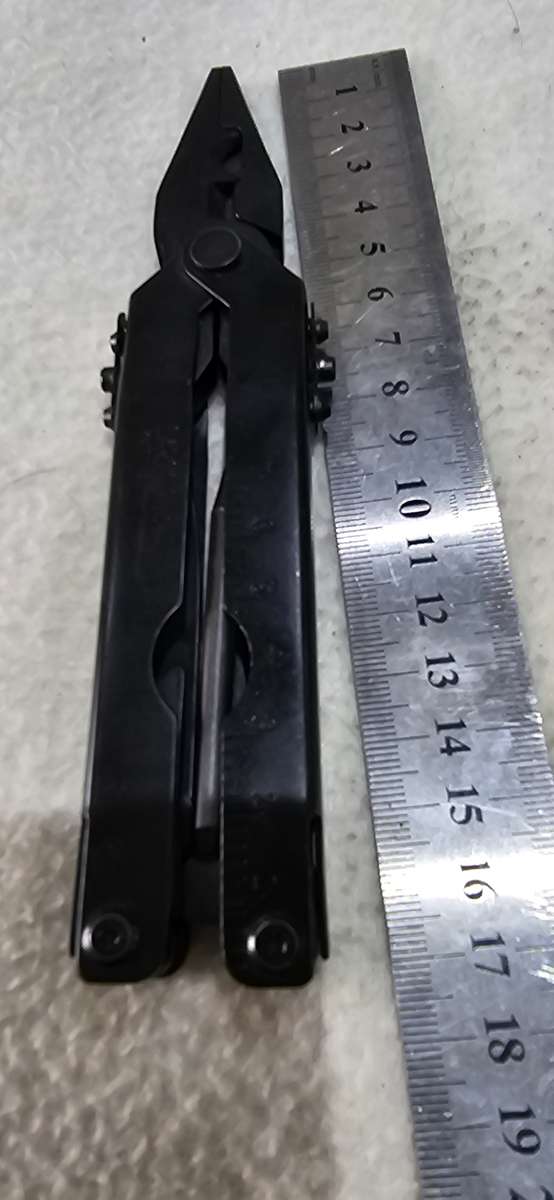 MULTIFUNCTIONAL PLIER SCREWDRIVER KIT(CAROLINA ,USA)