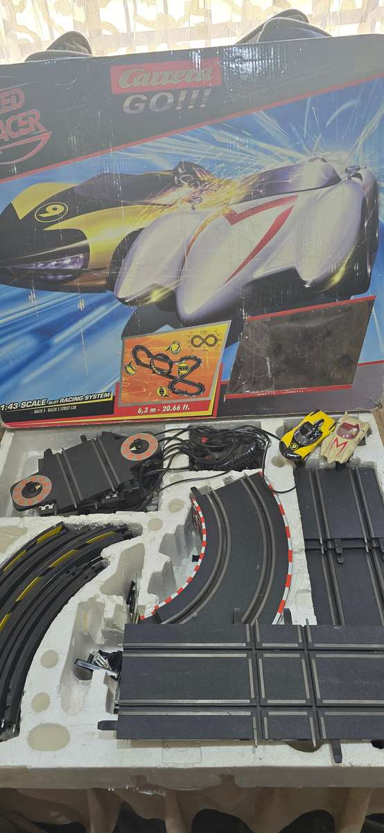 1:43 SCALE SLOT RACING SYSTEM WITH 2 CARS