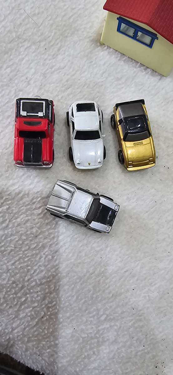 RAILWAY LAYOUTS(HOME WITH GARAGE PLUS 4 CARS)