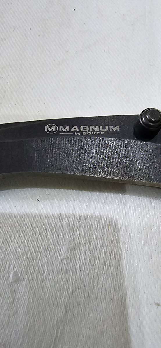 BOKER MAGNUM FOLDABLE POCKET  WITH CLIPKNIFE