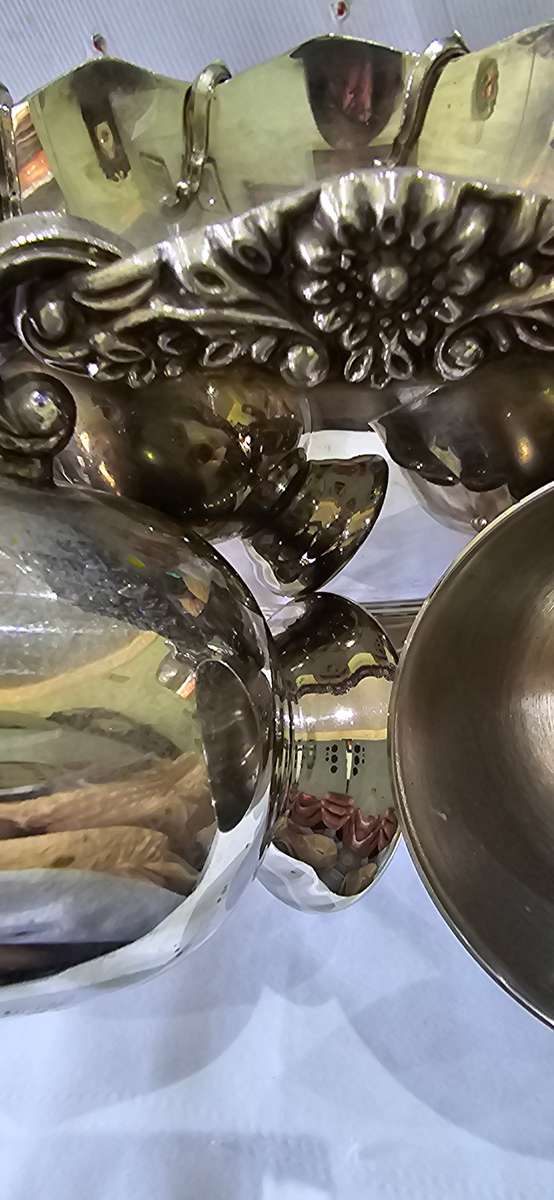 STUNNING VINTAGE STAINLESS STEEL PUNCH BOWL SET