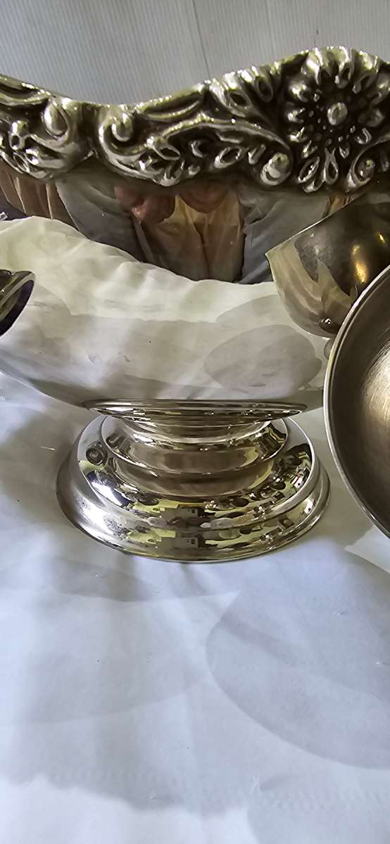 STUNNING VINTAGE STAINLESS STEEL PUNCH BOWL SET
