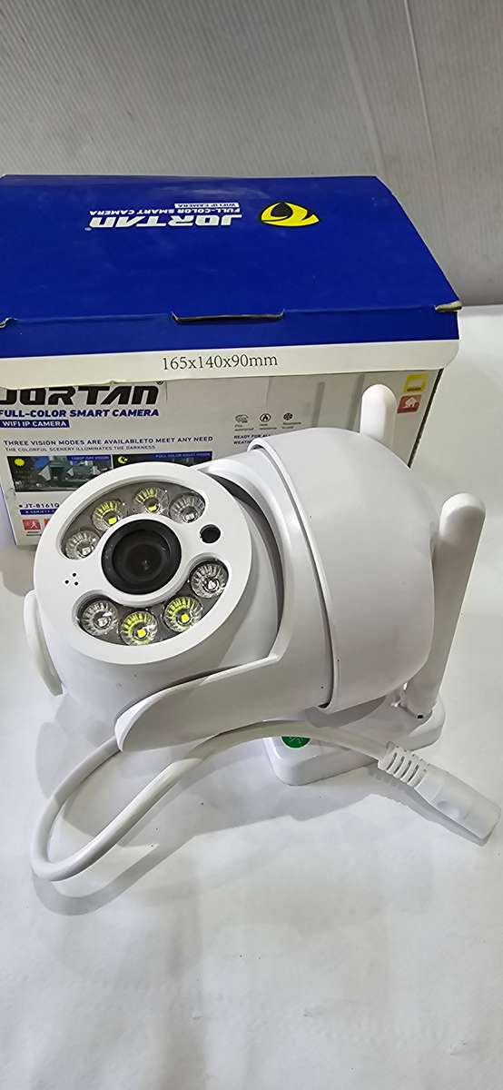 WIFI IP CAMERA (NEEDS POWER CABLE)