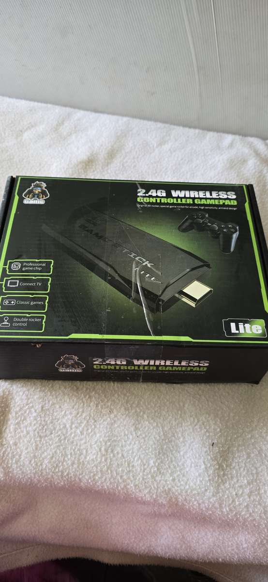 2,4 G WIRELESS CONTROLLER GAMEPAD