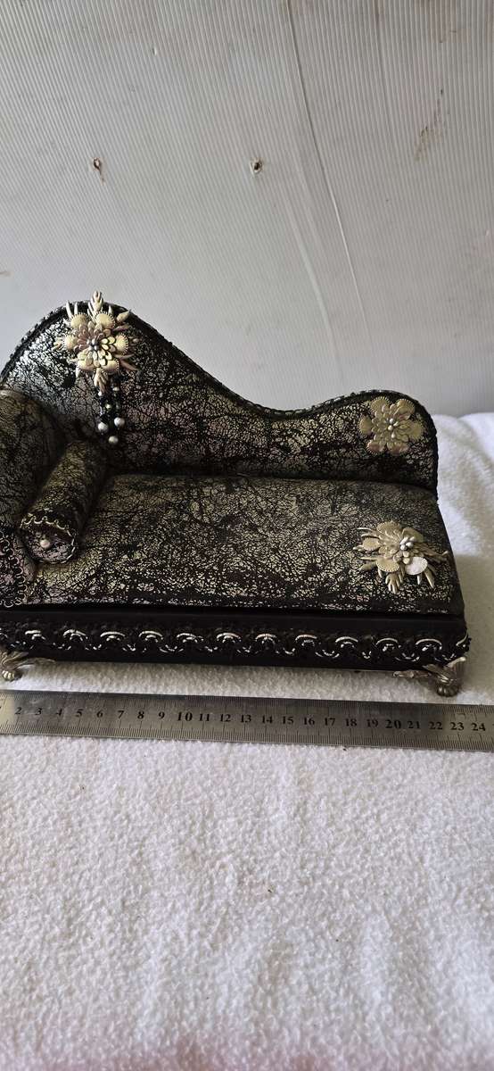 MINI SOFA JEWELRY BOX WITH MIRROR