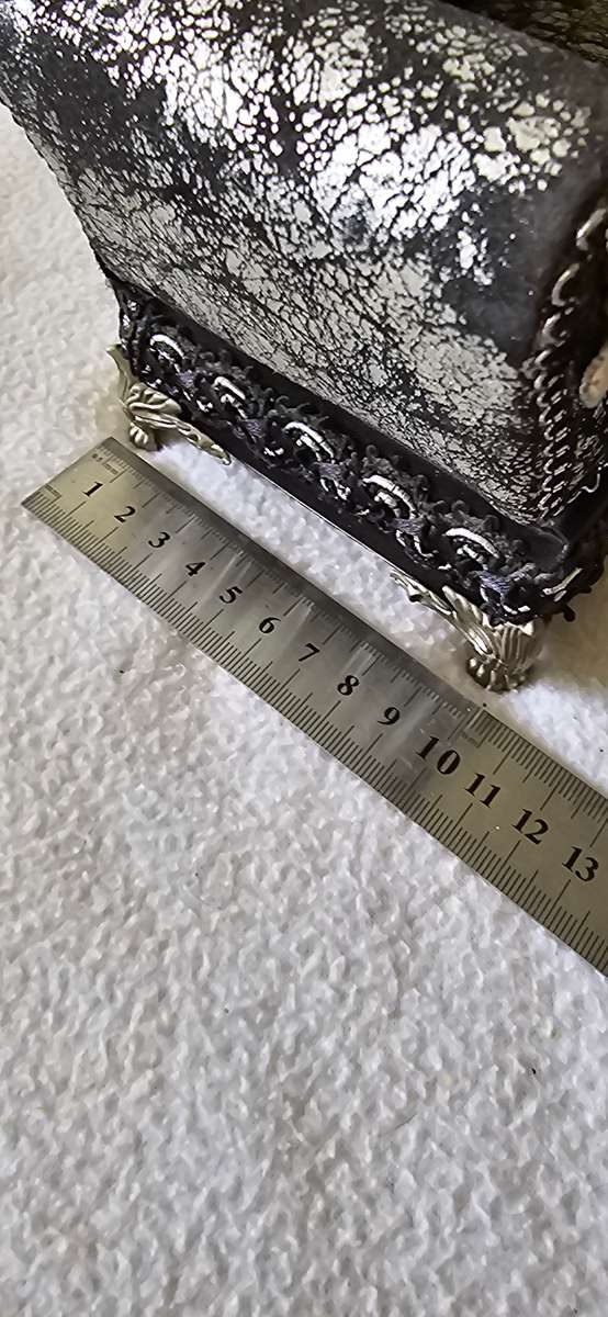 MINI SOFA JEWELRY BOX WITH MIRROR