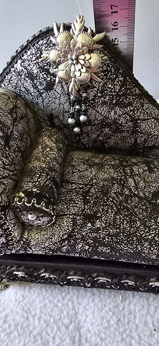 MINI SOFA JEWELRY BOX WITH MIRROR