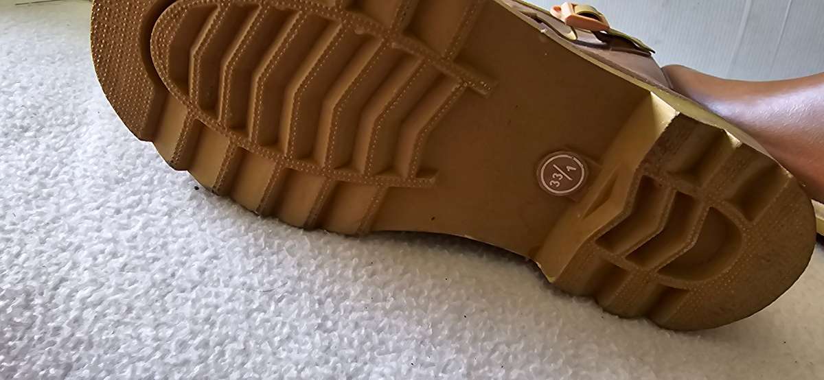 BLACKFOX BOOTS SIZE 1(MINT CONDITION)