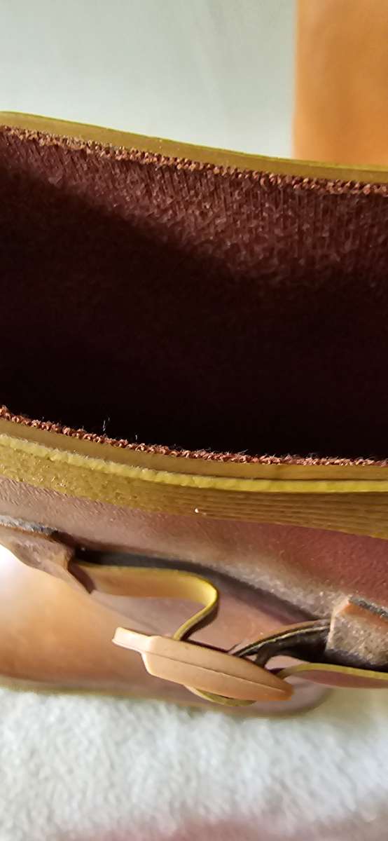 BLACKFOX BOOTS SIZE 1(MINT CONDITION)