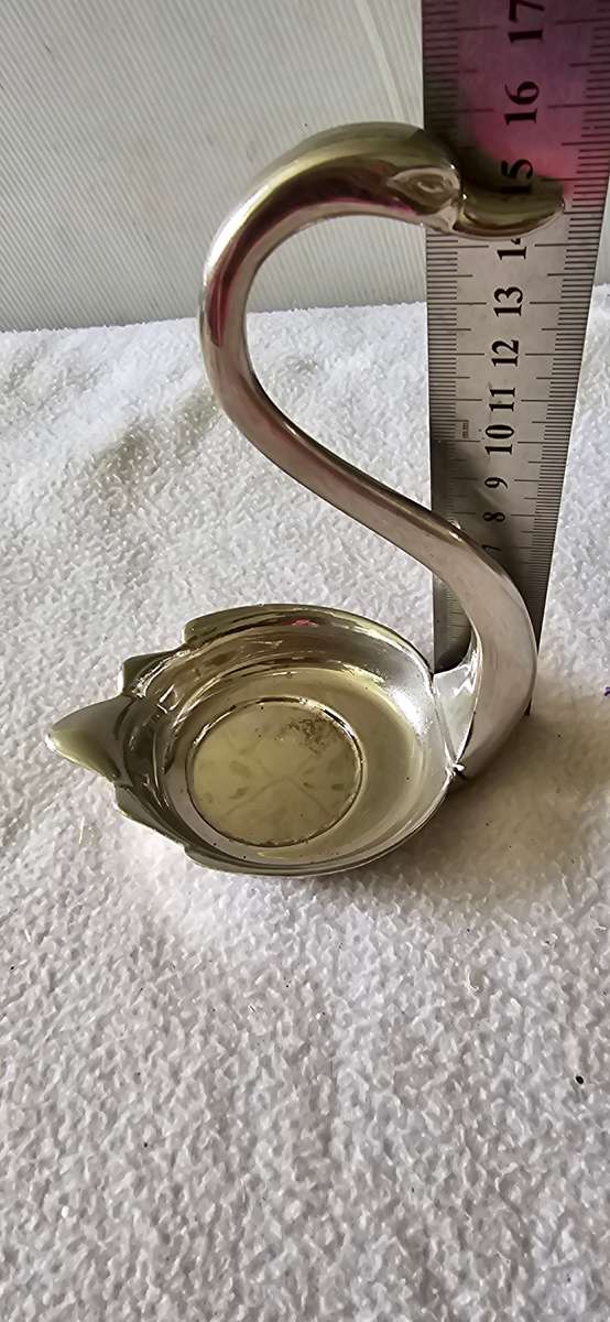 SILVERPLATED SWAN GLASS HOLDER