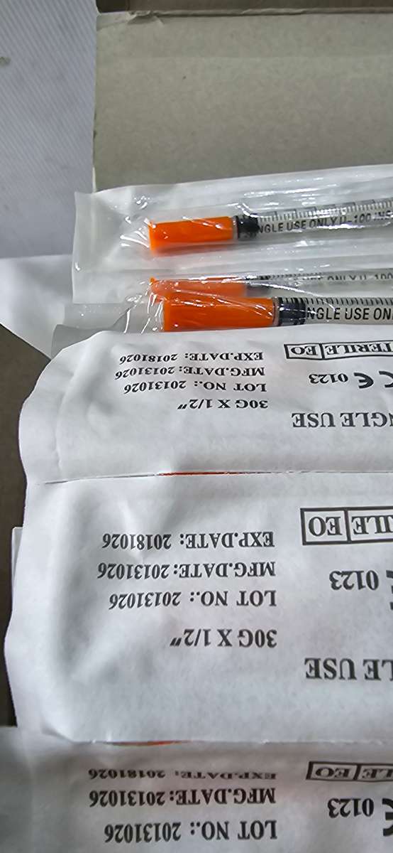 100 PIECES DISPOSABLE INSULIN SYRINGES