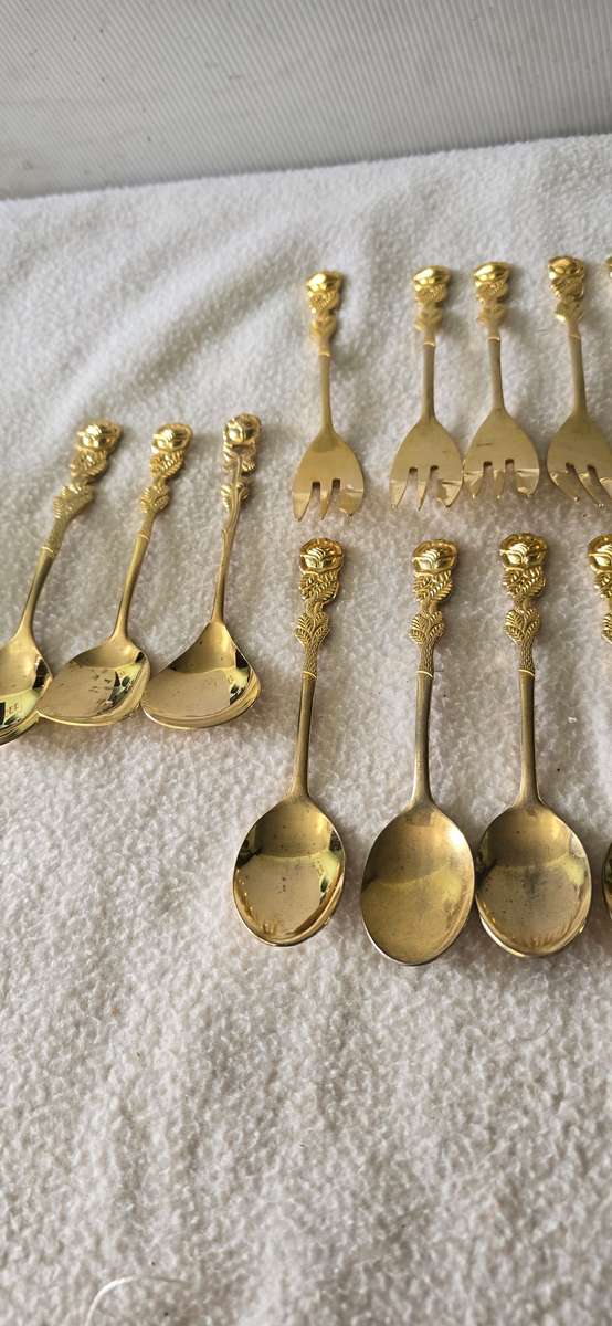 15 PIECE EETRITE 24 K GOLDPLATED CUTLERIES