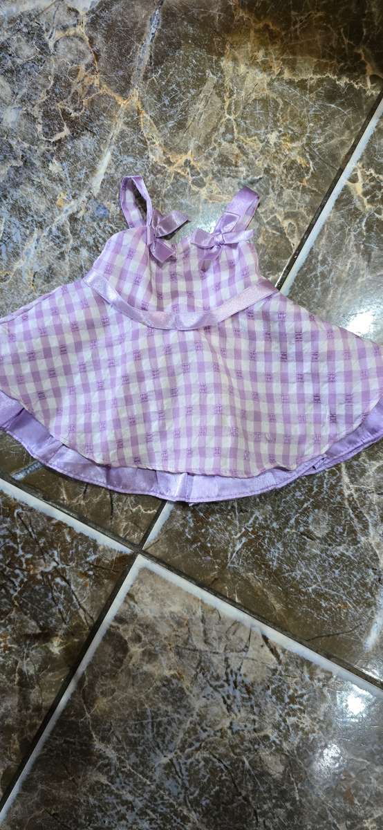 BUILD A BEAR CLOSET(60 X 53CM) WITH LOTS OF ORIGINAL BUILD A BEAR CLOTHES AND ACCESSORIES