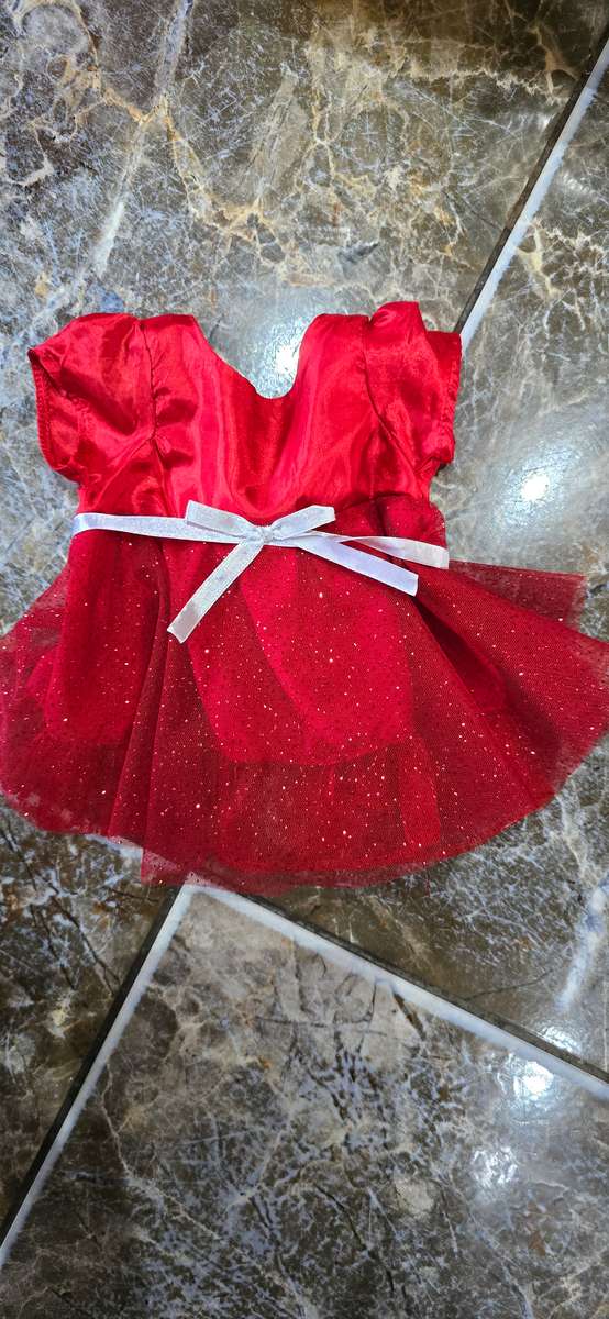 BUILD A BEAR CLOSET(60 X 53CM) WITH LOTS OF ORIGINAL BUILD A BEAR CLOTHES AND ACCESSORIES