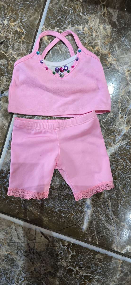 BUILD A BEAR CLOSET(60 X 53CM) WITH LOTS OF ORIGINAL BUILD A BEAR CLOTHES AND ACCESSORIES