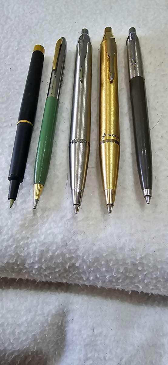 JOBLOT COLLECTABLE PARKER/SHEIFFER/LIEBHERR PENS