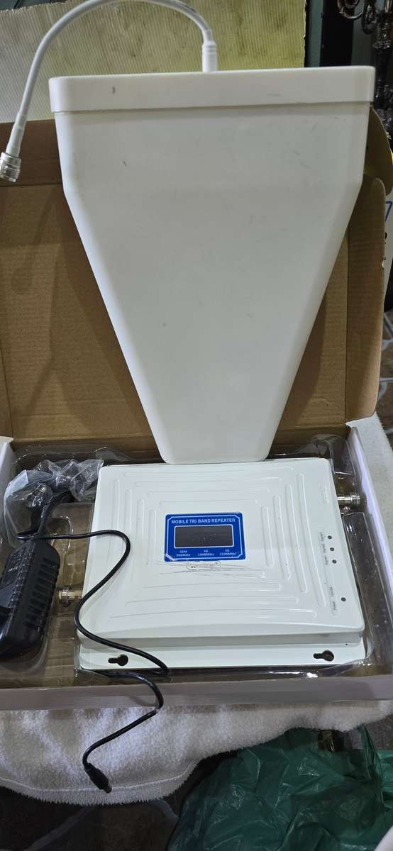 TRI BAND REPEATER(2G TO 5G INTERNET ACCESS)