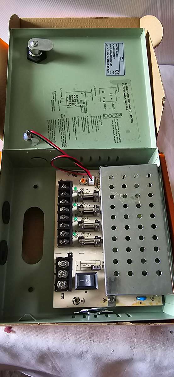 12 VDC,4 OUTPUT SWITCH MODE CCTV POWER SUPPLY