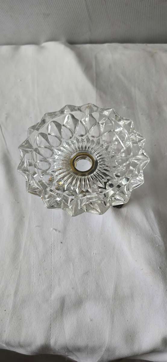 VINTAGE CRYSTAL ASHTRAY ON BRASS PEDESTAL