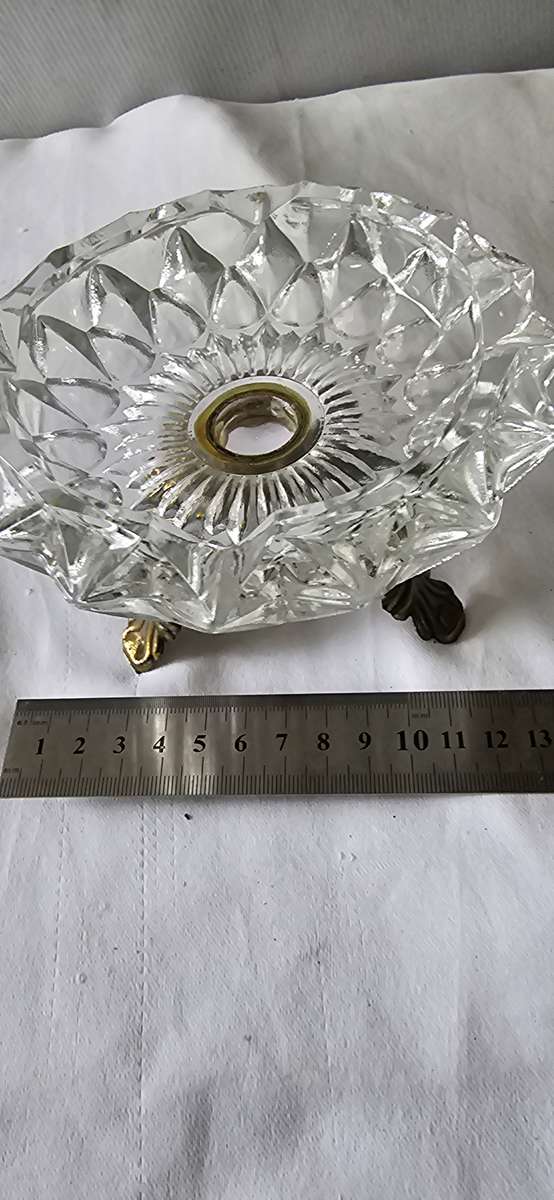 VINTAGE CRYSTAL ASHTRAY ON BRASS PEDESTAL