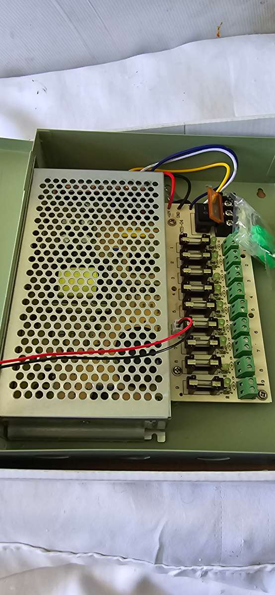 12 V 9 OUTPUT SWITCH MODE CCTV POWER SUPPL