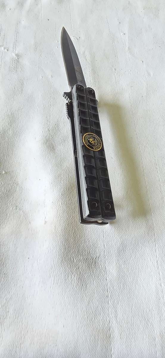 US MARINE COLUMBIA FOLD UP POCKET KNIFE