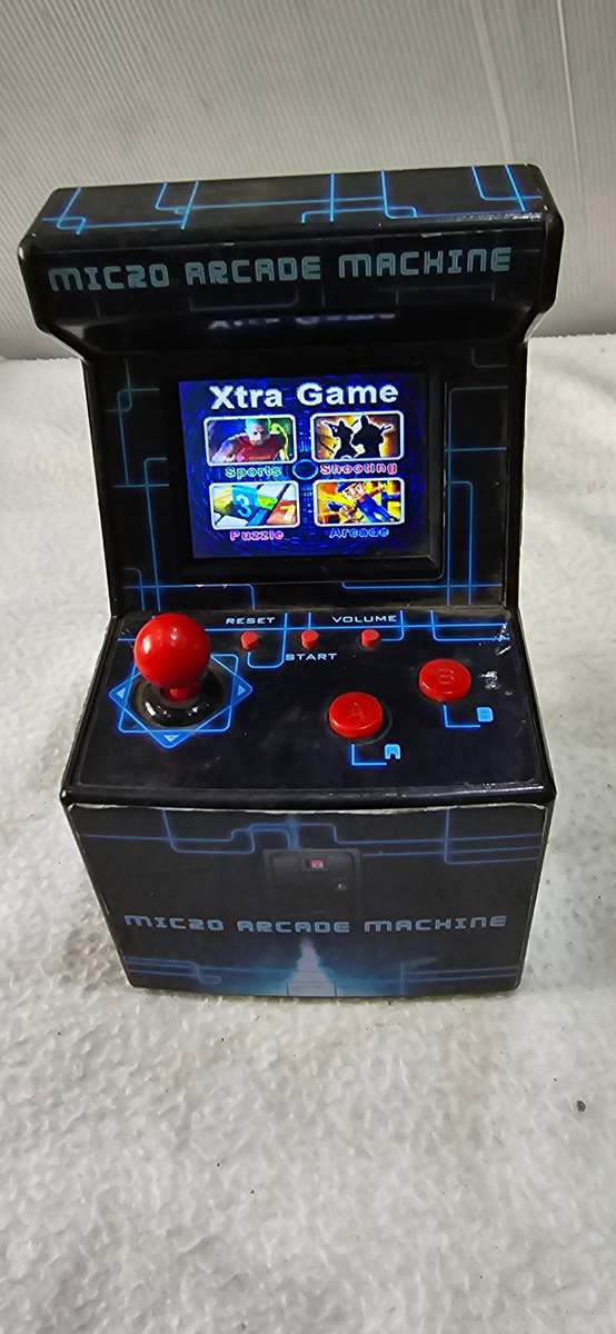 VINTAGE MICRO ARCADE MACHINE