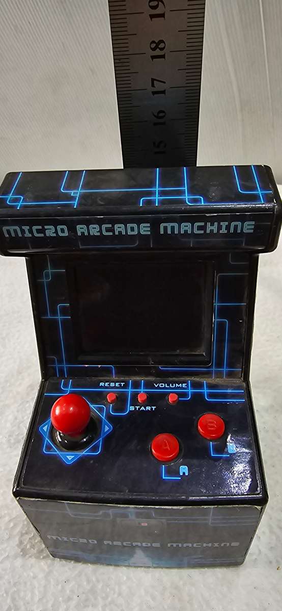 VINTAGE MICRO ARCADE MACHINE