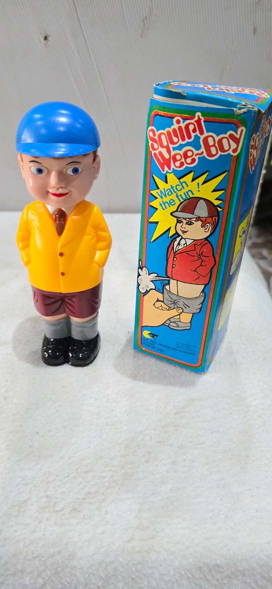 VINTAGE SQUIRT WEE-BOY TOY IN ORIGINAL BOX