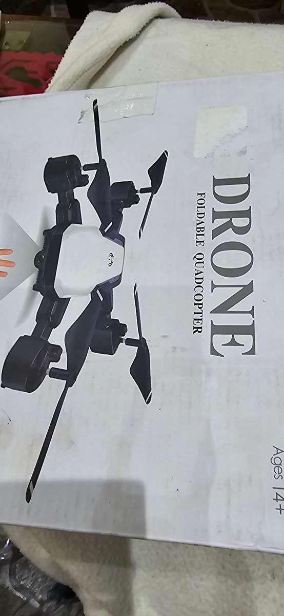 FOLDABLE QUADCOPTER DRONE