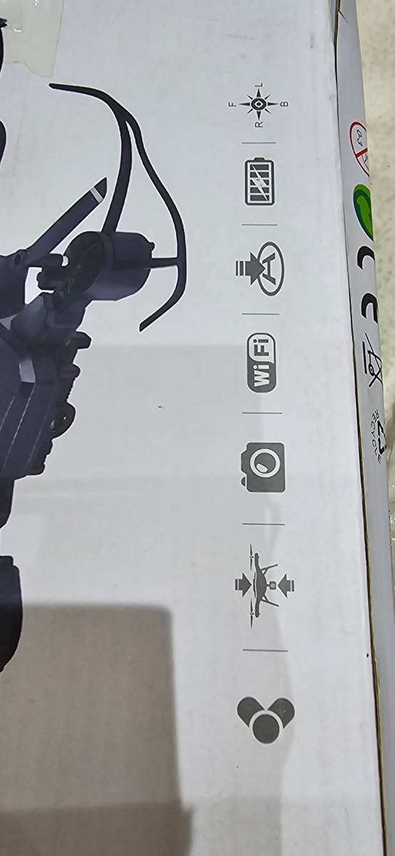 FOLDABLE QUADCOPTER DRONE