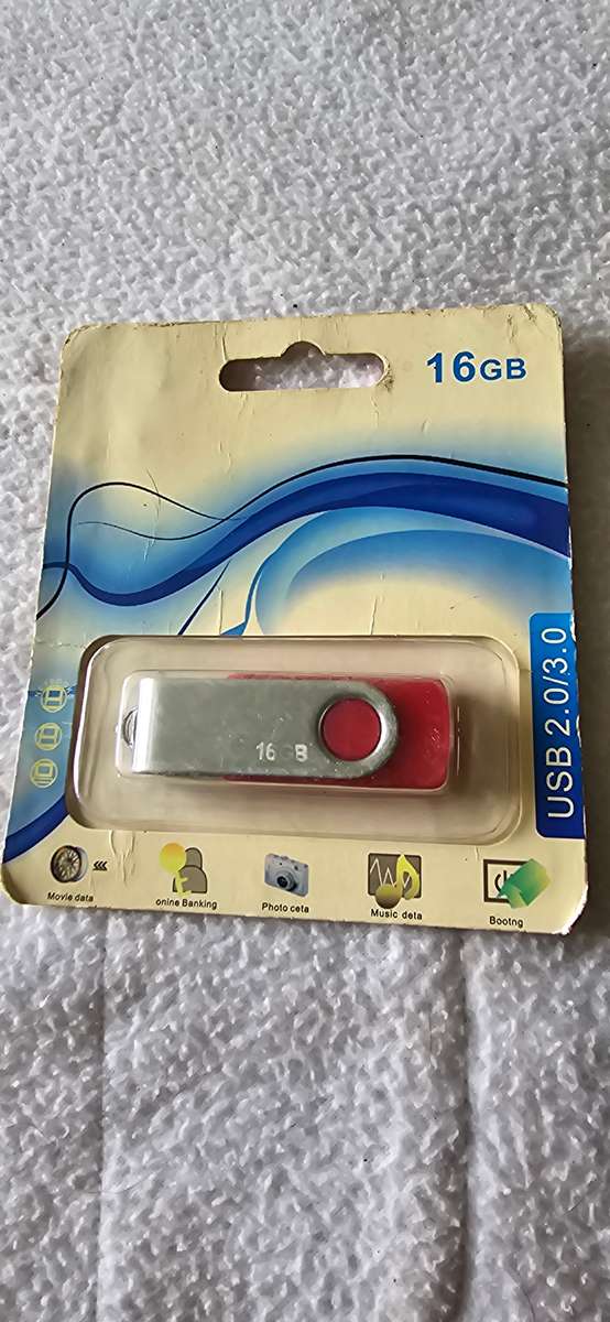 16GB USB FLASH DRIVE