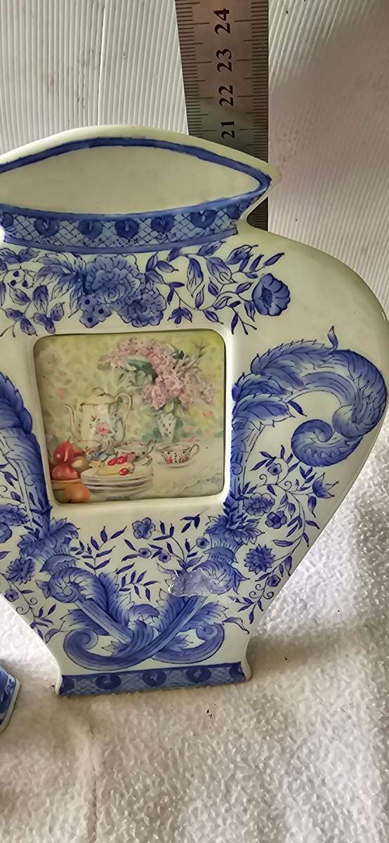 PORCELAIN PHOTO FRAME WITH SALT AND PEPPER SHAKERS