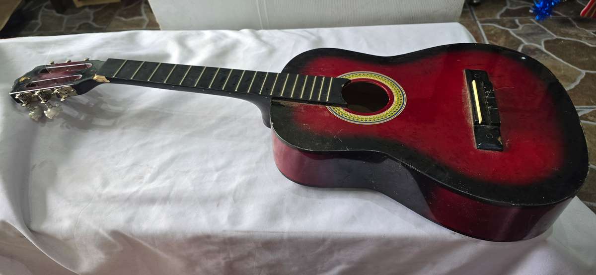 WOODEN GUITAR (SEE DESCRIPTION)