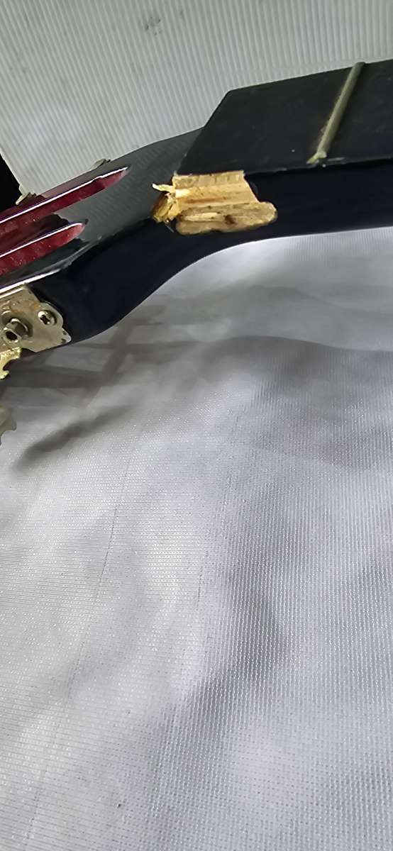 WOODEN GUITAR (SEE DESCRIPTION)