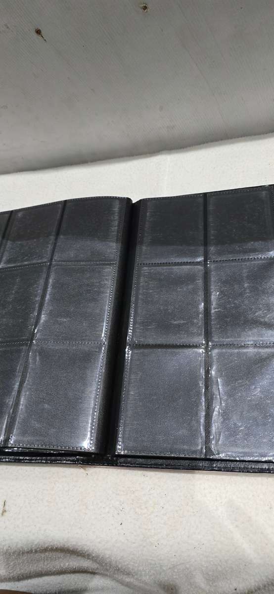 Dragon Shield Trading Card Binder (Holds up to 350 Cards)