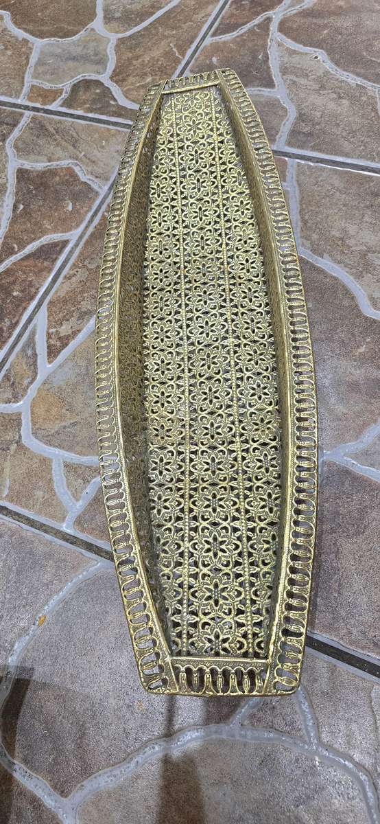 STUNNING BRASS BOAT SHAPED TABLE DECOR(68cm length)