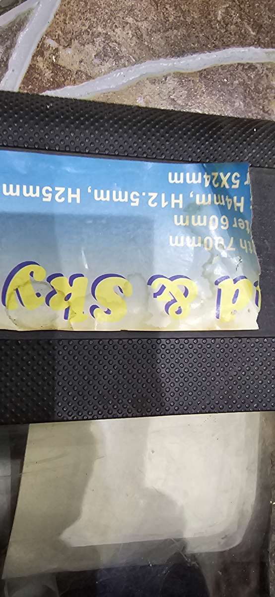 REFRACTOR TYPE TELESCOPE (COMPLETE SET WITH TRIPOD)IN CASE-MINT CONDITION