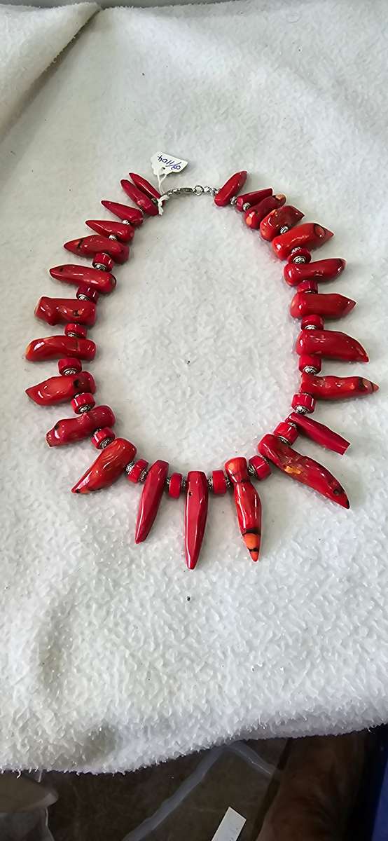 NATURAL RED CORAL NECKLACE