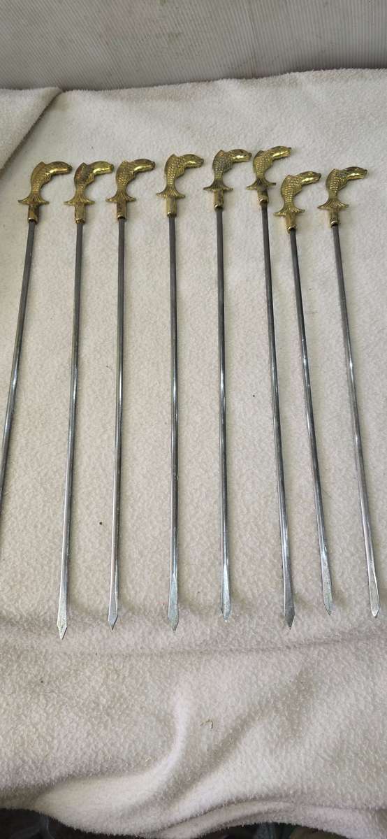 8 PIECE VINTAGE BRASS FISH HANDLE SLEWERS