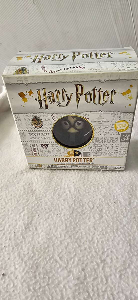 HARRY POTTER FIGURINE