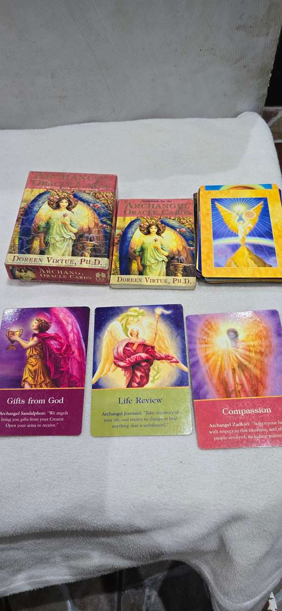 COMPLETE SET OF 45 ARCHANGEL ORACLE CARDS WITH GUIDE BOOK(EXCELLENT CONDITION)