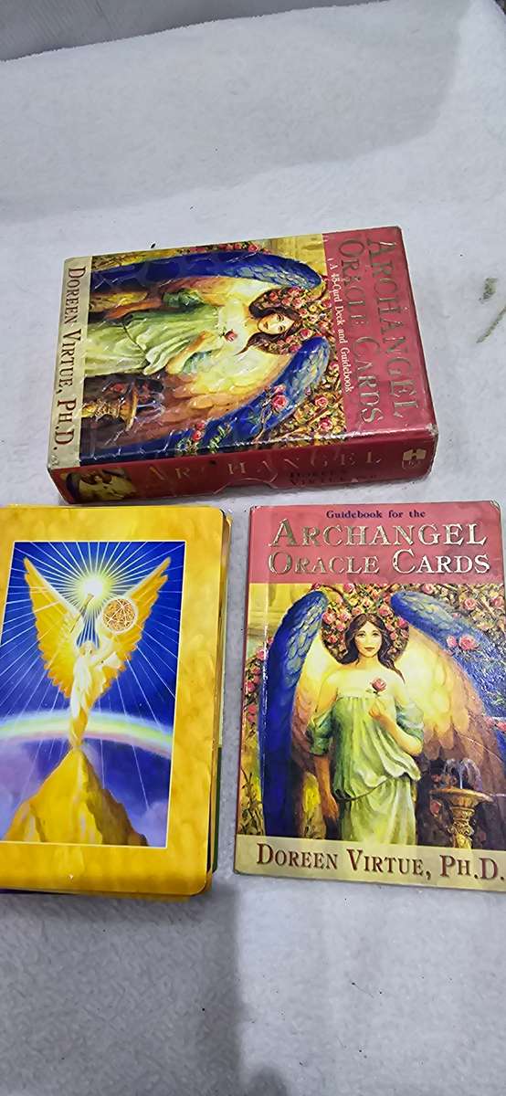 COMPLETE SET OF 45 ARCHANGEL ORACLE CARDS WITH GUIDE BOOK(EXCELLENT CONDITION)