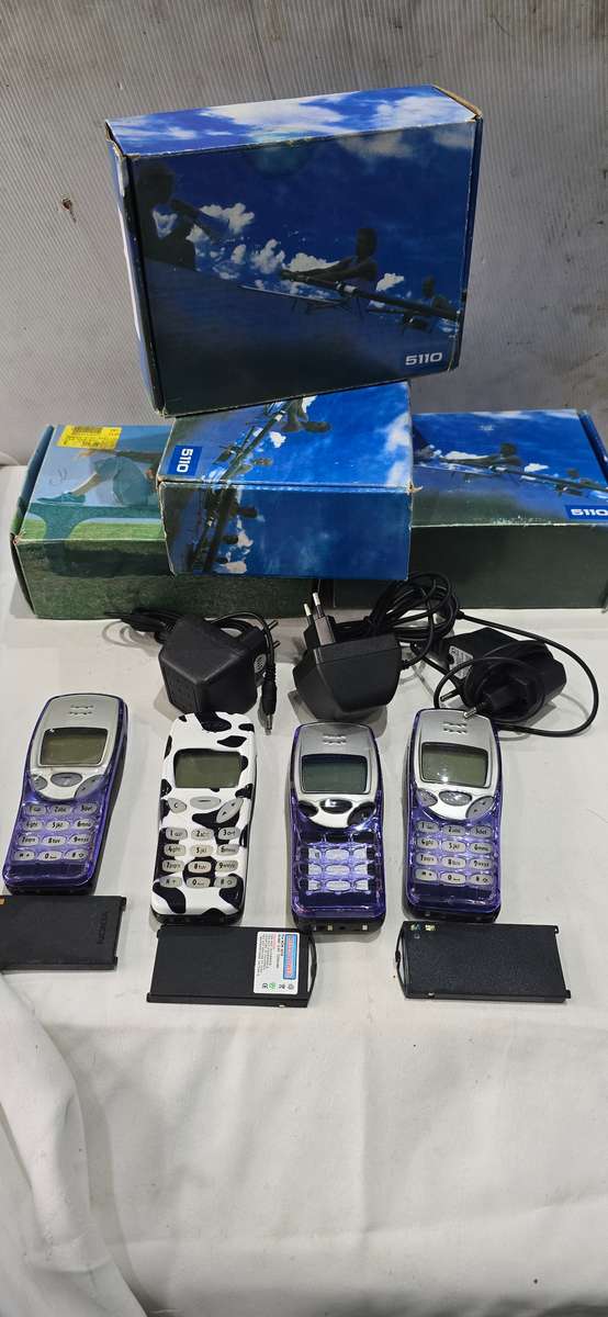 JOBLOT VINTAGE NOKIA CELLPHONE WITH ORIGINAL BOX-SEE DESCRIPTION