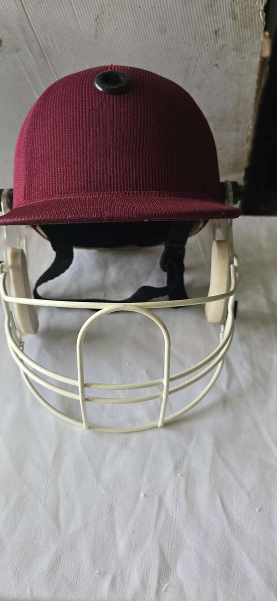 CRICKET HELMET(LARGE)