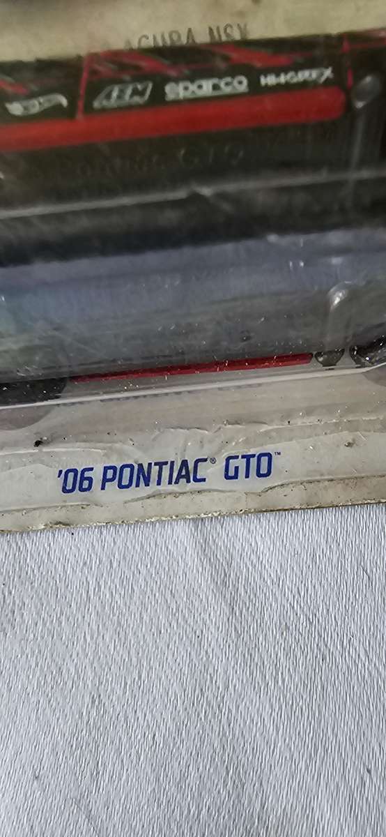 SET OF 5 HOT WHEELS MODEL CARS