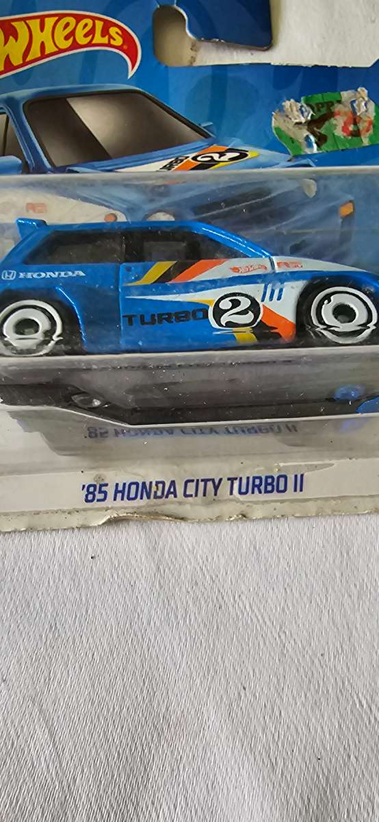 SET OF 5 HOT WHEELS MODEL CARS