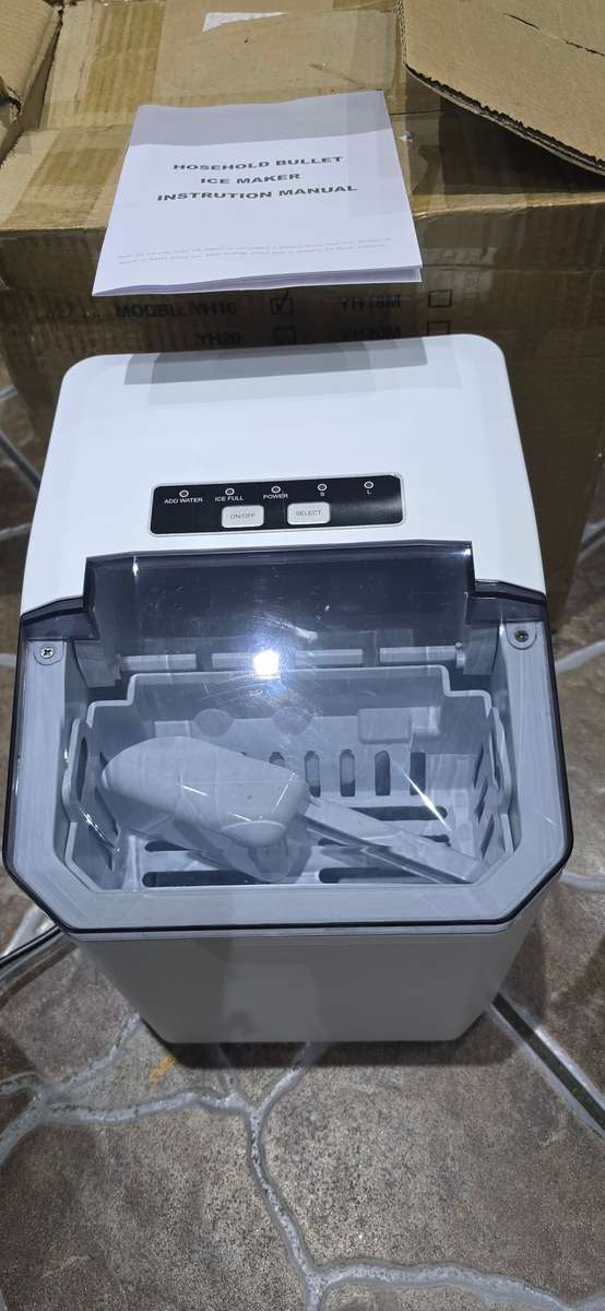 HOUSEHOLD BULLET ICE MAKER