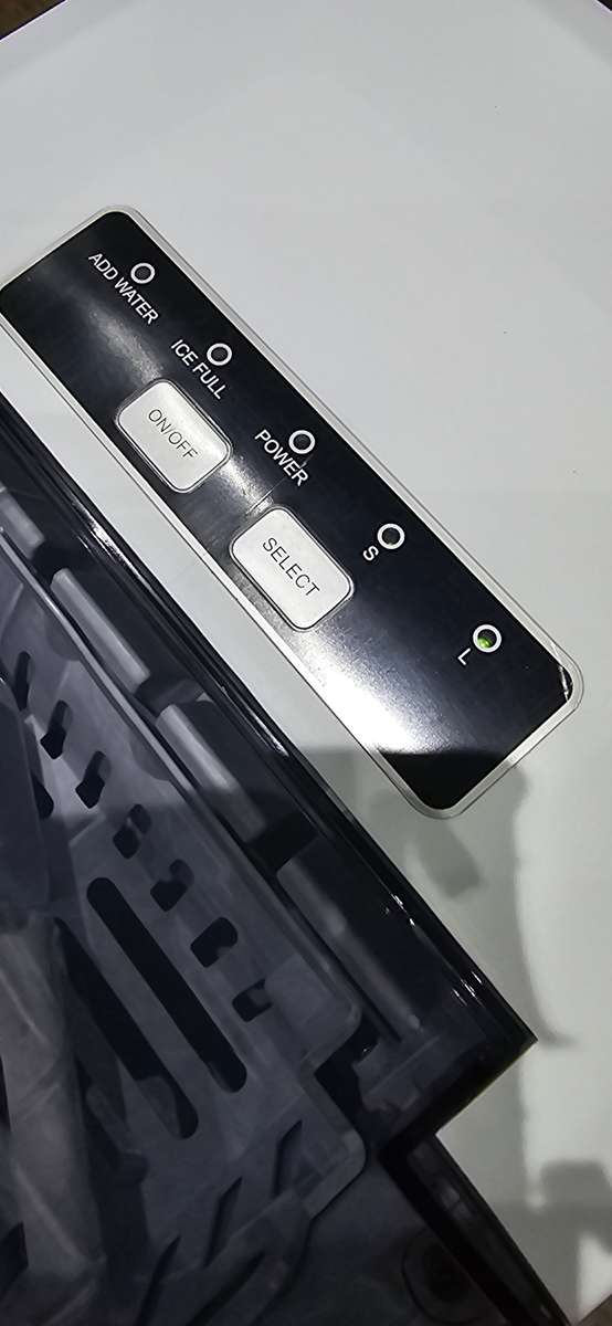 HOUSEHOLD BULLET ICE MAKER